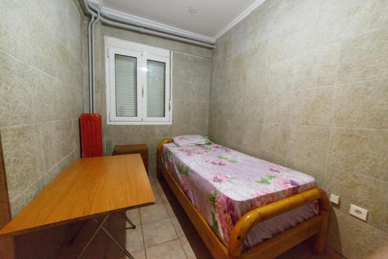 Private Flat For 2 Or 3 With Back Yard Near Exarhia Square And Archaelogical Museum Appartamento Atene Esterno foto